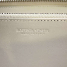 将图像加载到图库查看器中，Bottega Veneta INTRECCIATO LONG WALLET White Leather
