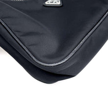 将图像加载到图库查看器中，PRADA Shoulder Bag Re-Edition 2005 Black 1BH204 Nylon
