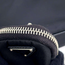 将图像加载到图库查看器中，PRADA Shoulder Bag Re-Edition 2005 Black 1BH204 Nylon
