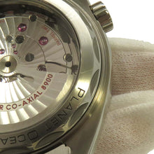 将图像加载到图库查看器中，OMEGA Seamaster Planet Ocean W43.5mm TI Gray Dial 215.90.44.21.99.001
