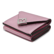 将图像加载到图库查看器中，FENDI FFDiamondWallet Pink 8M0480 Laminated leather
