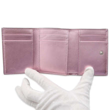 将图像加载到图库查看器中，FENDI FFDiamondWallet Pink 8M0480 Laminated leather
