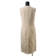 Load image into Gallery viewer, HERMES Long gilet with wooden buttons Size 34 Beige Naturel Cashmere100%
