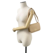 将图像加载到图库查看器中，LOEWE Goya Shoulder Bag Beige A896N09X01 Leather Size Small
