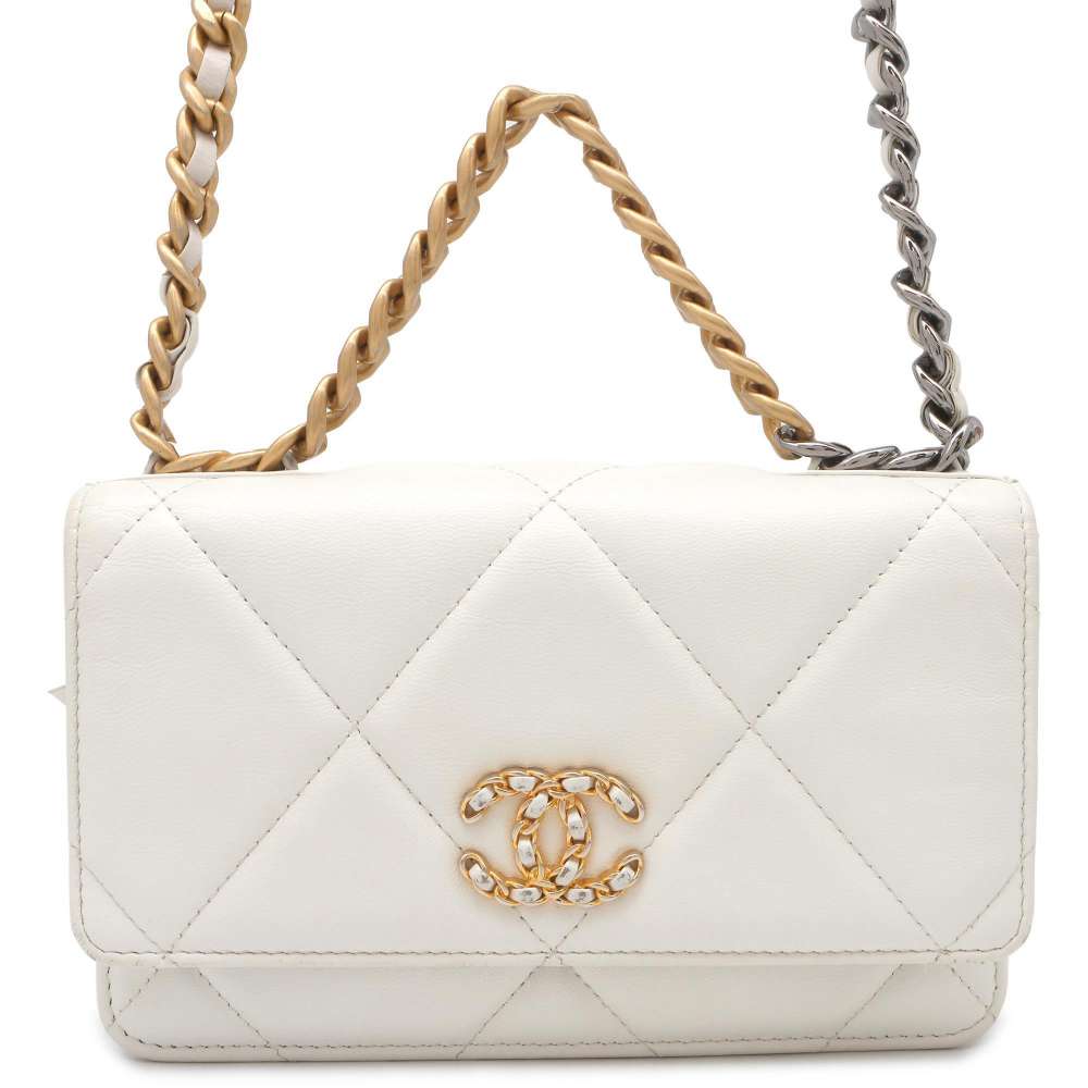 CHANEL 19 Chain wallet WhiteAP0957 Lambskin