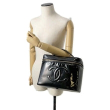 将图像加载到图库查看器中，CHANEL Vanity 2way Bag Black Patent Leather
