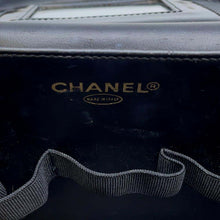 将图像加载到图库查看器中，CHANEL Vanity 2way Bag Black Patent Leather
