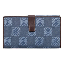 将图像加载到图库查看器中，LOEWE Anagram Long Wallet Blue Denim/Leather
