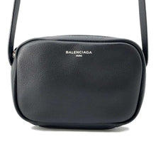 将图像加载到图库查看器中，BALENCIAGA Camera bag Black 489809 Leather
