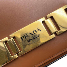 将图像加载到图库查看器中，PRADA Logo Shoulder Bag Brown Leather
