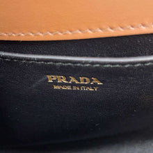 将图像加载到图库查看器中，PRADA Logo Shoulder Bag Brown Leather
