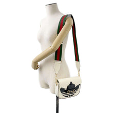 将图像加载到图库查看器中，GUCCI Adidas collaboration Horsebit1955 Shoulder Bag Black/White658574 Leather
