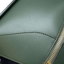 将图像加载到图库查看器中，LOEWE hammock Green A538H13X02 Leather Size compact
