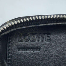 将图像加载到图库查看器中，LOEWE Molded Sling Crossbody Bag Black B987W42X02 Rubber Leather
