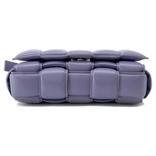 将图像加载到图库查看器中，Bottega Veneta Maxi INTRECCIATO Paddet Cassette Shoulder Bag Purple591970 Lambskin
