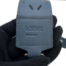 将图像加载到图库查看器中，LOEWE Anagram Shoulder Strap Blue Leather
