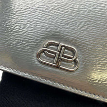 将图像加载到图库查看器中，BALENCIAGA BB Logo Compact Wallet Silver 601387 Leather
