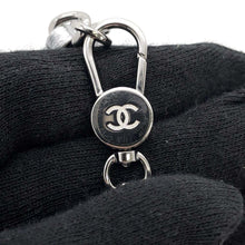 将图像加载到图库查看器中，CHANEL Star ChainPouch Silver Lambskin
