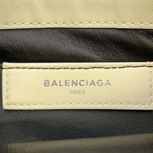 将图像加载到图库查看器中，BALENCIAGA Clutch Bag ShearlingPouch White/Black 492681 Mouton
