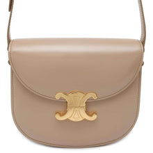 将图像加载到图库查看器中，CELINE Triomphe Busus Claire Shoulder Bag Beige 110413BF4 Leather
