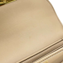 将图像加载到图库查看器中，CELINE Triomphe Busus Claire Shoulder Bag Beige 110413BF4 Leather
