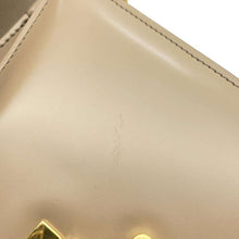 将图像加载到图库查看器中，CELINE Triomphe Busus Claire Shoulder Bag Beige 110413BF4 Leather
