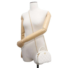 Load image into Gallery viewer, CHANEL Matelasse ChainClutch Shoulder Bag White AP3088 Lambskin
