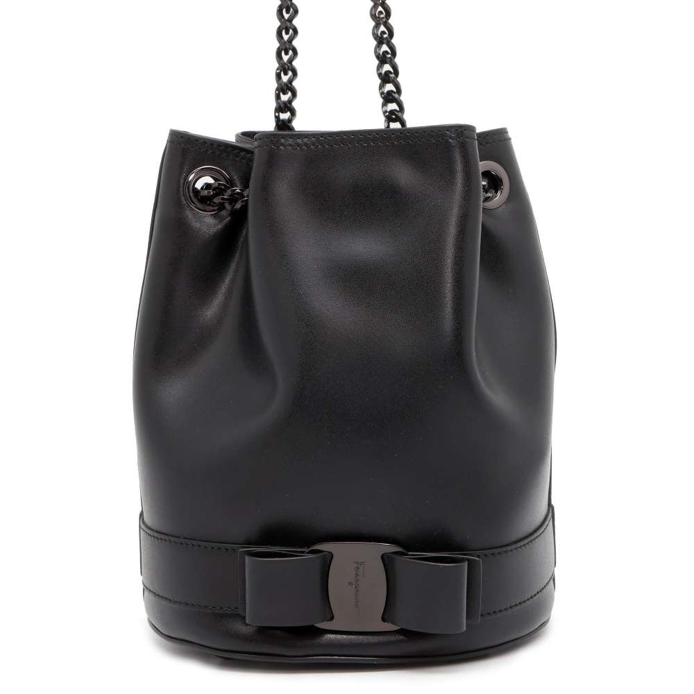 Ferragamo Vara Drawstring Bag ChainShoulder Bag Black EZ-21 H491 Leather