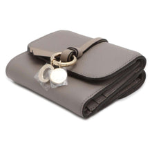 将图像加载到图库查看器中，Chloe Alphabet Trifold Wallet Gray CHC21WP945F57053 Leather
