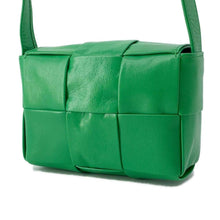 将图像加载到图库查看器中，Bottega Veneta Candy Cassette Shoulder Bag Green 667048 Leather
