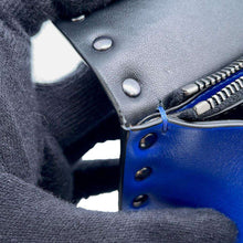 将图像加载到图库查看器中，Valentino Garavani Studded Shoulder Bag Blue Leather
