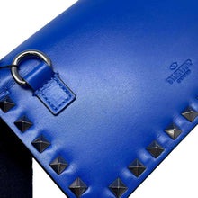 将图像加载到图库查看器中，Valentino Garavani Studded Shoulder Bag Blue Leather
