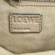 将图像加载到图库查看器中，LOEWE Goya Backpack Beige Leather
