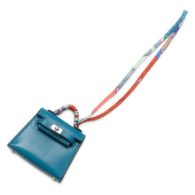 将图像加载到图库查看器中，HERMES Kelly Twilly Bag Charm Blue Thalassa Tadelakt Leather
