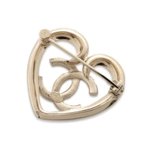 将图像加载到图库查看器中，CHANEL CC Logo Heart Rhinestone Brooch Gold ABA093 Metal Rhinestone
