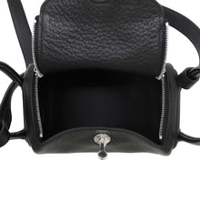 将图像加载到图库查看器中，HERMES Lindy Black Taurillon Clemence Size Mini
