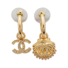 Load image into Gallery viewer, CHANEL Swing Earrings ABA065 Metal  Rhinestone
