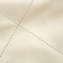 将图像加载到图库查看器中，CHANEL CHANEL 22 Matelasse White AS3260 Shiny Calf Leather Size Small
