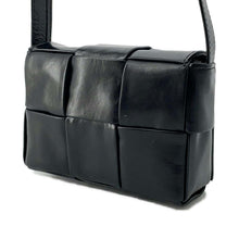 将图像加载到图库查看器中，Bottega Veneta candy cassette Black 667048 Leather
