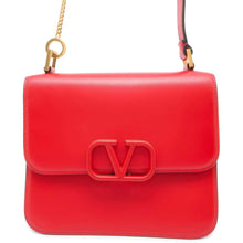 将图像加载到图库查看器中，Valentino Garavani V sling Shoulder Bag Red Leather
