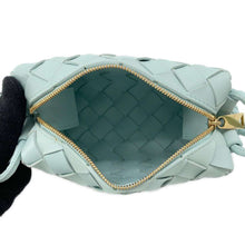 将图像加载到图库查看器中，Bottega Veneta candy loop camera bag Pale Blue 730832 Lambskin Size Candy
