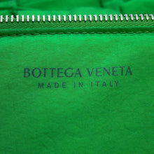 将图像加载到图库查看器中，Bottega Veneta Paddet Tech Cassette Shoulder Bag Green 628951 Nylon
