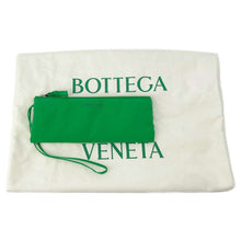 将图像加载到图库查看器中，Bottega Veneta Paddet Tech Cassette Shoulder Bag Green 628951 Nylon
