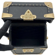 将图像加载到图库查看器中，LOUIS VUITTON Camera box Noir M11131 Monogram Empreinte Leather
