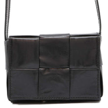 将图像加载到图库查看器中，Bottega Veneta Candy Cassette Shoulder Bag Black 667048 Leather
