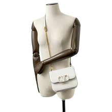 将图像加载到图库查看器中，Valentino Garavani V sling Shoulder Bag White Leather
