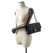 将图像加载到图库查看器中，CHANEL Chevron W-flap ChainShoulder Bag Black A01112 Lambskin Size 25
