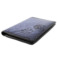 将图像加载到图库查看器中，Berluti Jagua Calligraphy Card Case Blue/Black Leather
