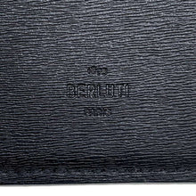 将图像加载到图库查看器中，Berluti Jagua Calligraphy Card Case Blue/Black Leather
