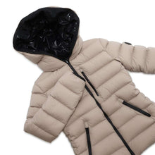 将图像加载到图库查看器中，MONCLER HERBE Short Down Jacket Beige G20931A00023 Nylon85% Polyurethane15%
